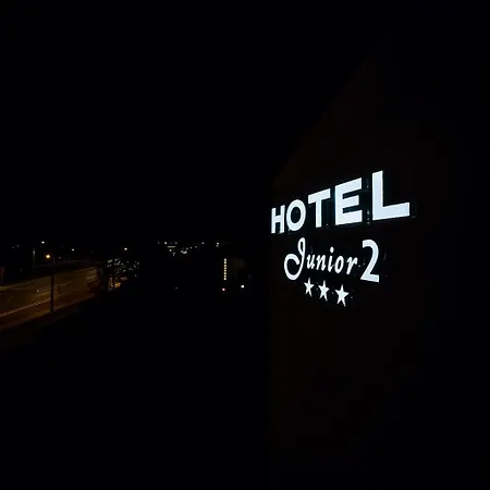 Junior 2